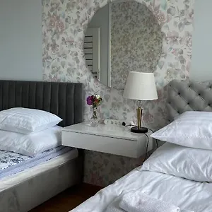 https://apartamenty-warszawa-centrum-wodarzewska-30.warsawhotelspoland.com